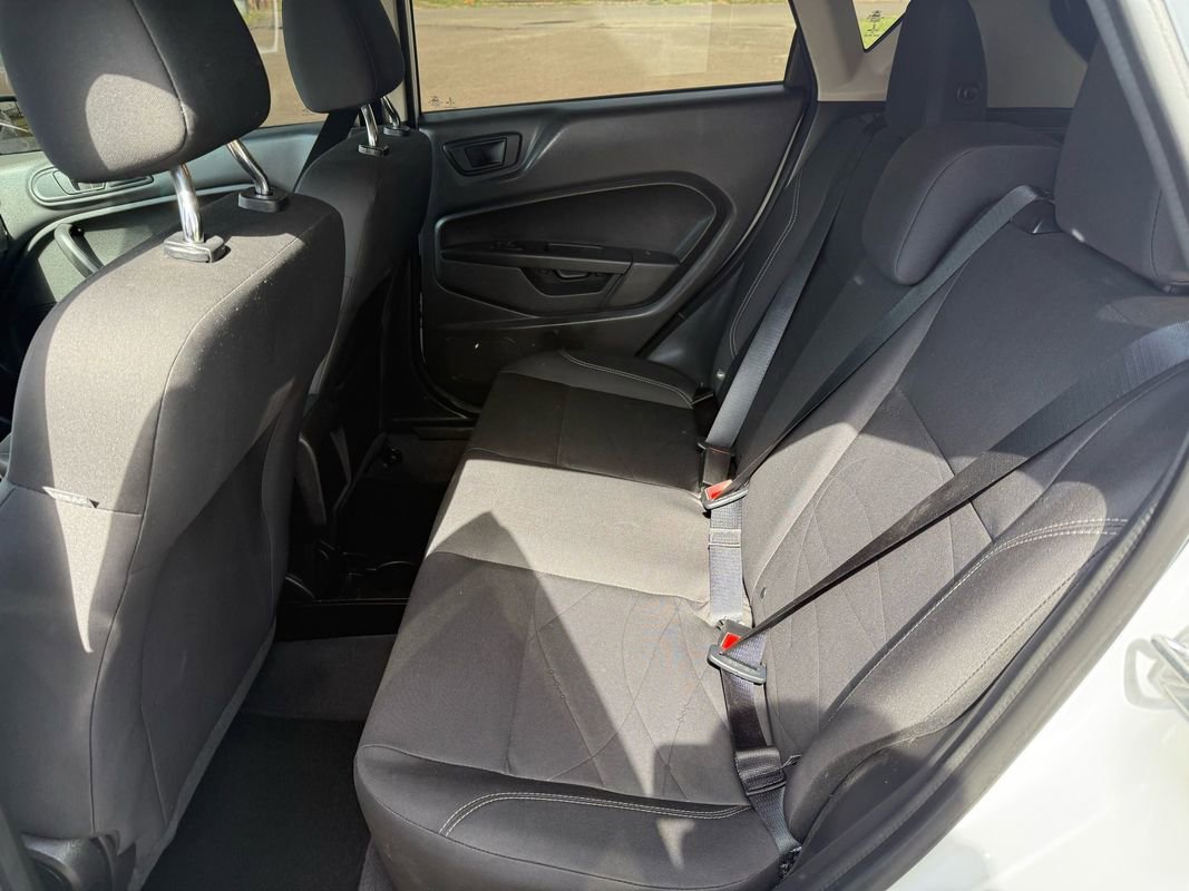 Used 2019 Ford Fiesta SE image 16
