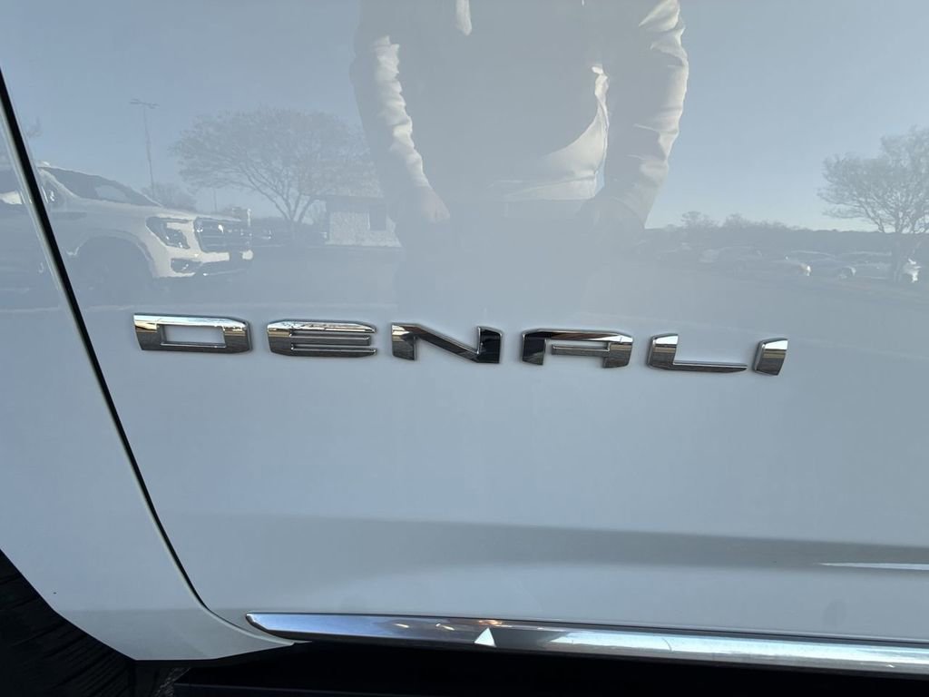 Certified 2022 GMC Yukon XL Denali w/ Denali Premium Package image 32