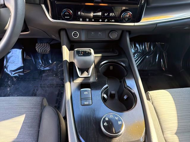 Used 2021 Nissan Rogue SV image 25