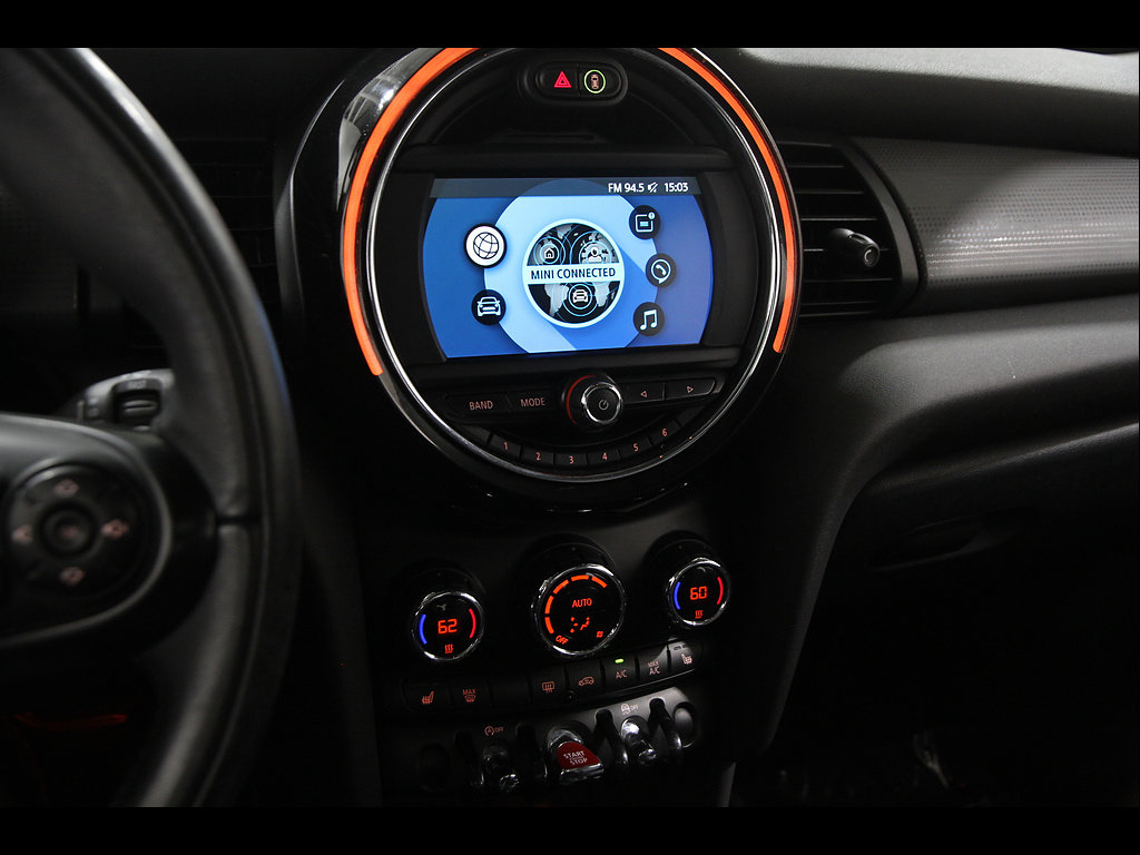 Used 2020 MINI Cooper 4-Door Hardtop FWD image 9