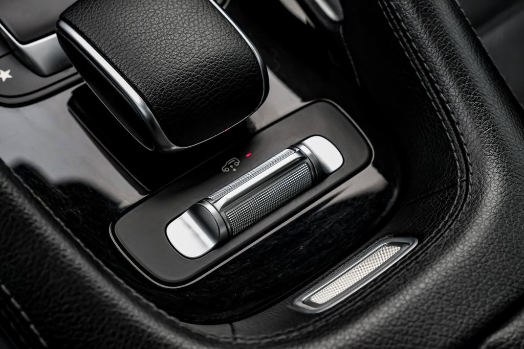 Used 2021 Mercedes-Benz GLS 580 4MATIC image 28