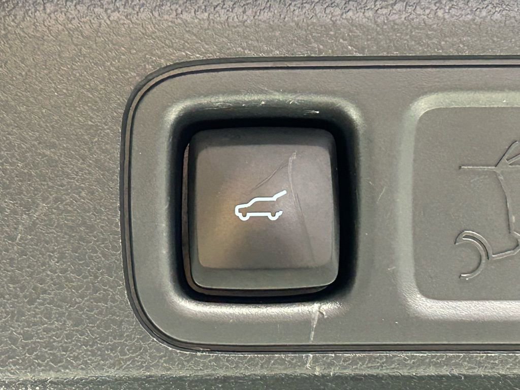 Used 2024 Ford Expedition Max XLT image 17