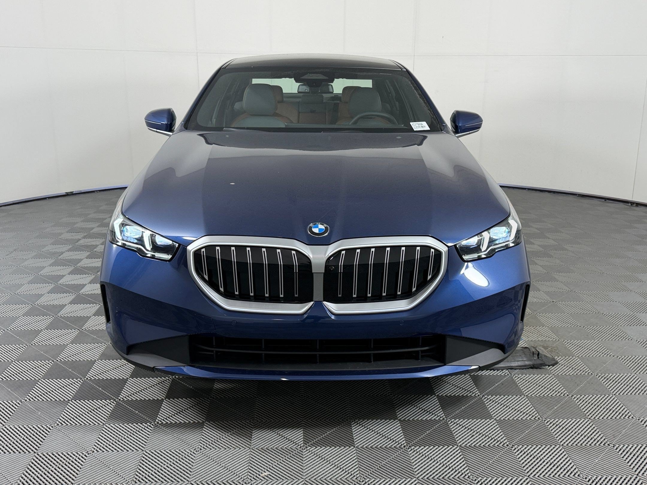 Used 2027 BMW 530i w/ Executive Package RWD image 6