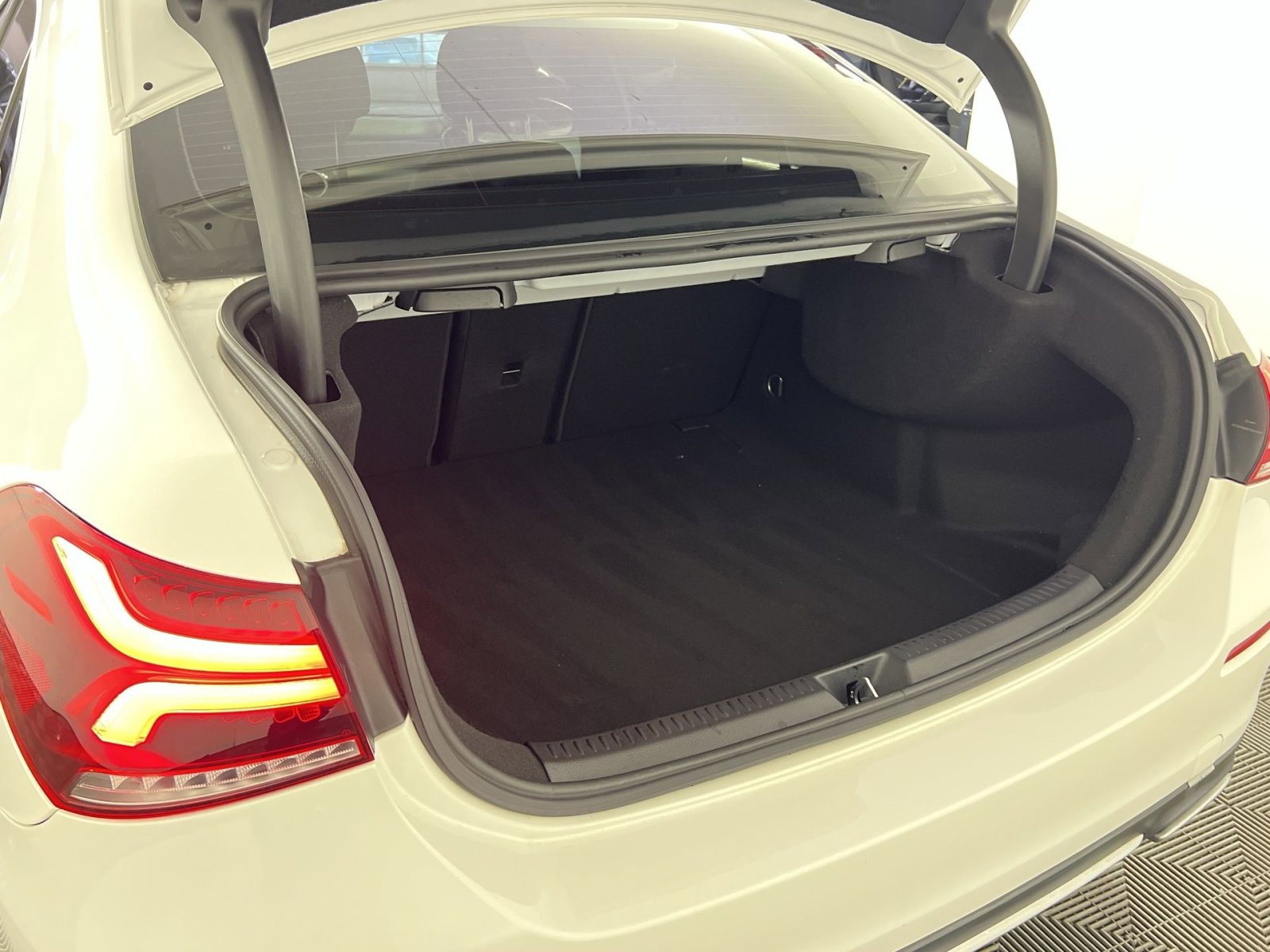 Used 2019 Mercedes-Benz A 220 4MATIC image 25