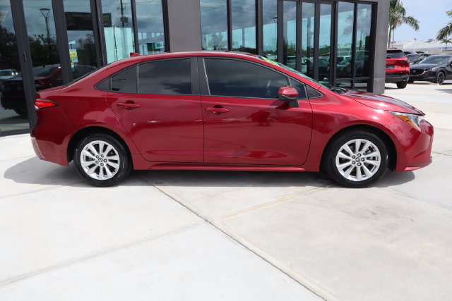Used 2024 Toyota Corolla LE w/ LE Convenience Package FWD image 2