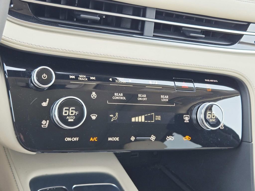 Used 2025 INFINITI QX60 Luxe w/ Vision Package AWD/4WD image 30