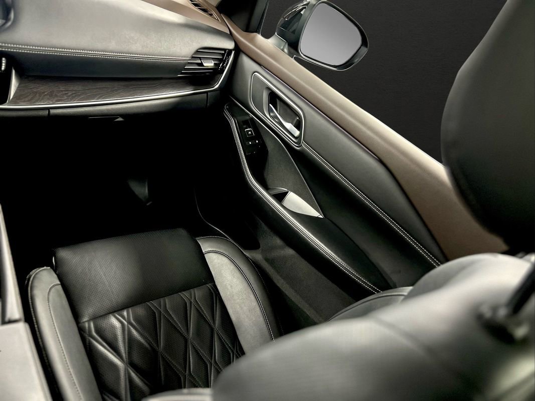 Used 2021 Nissan Rogue Platinum image 16