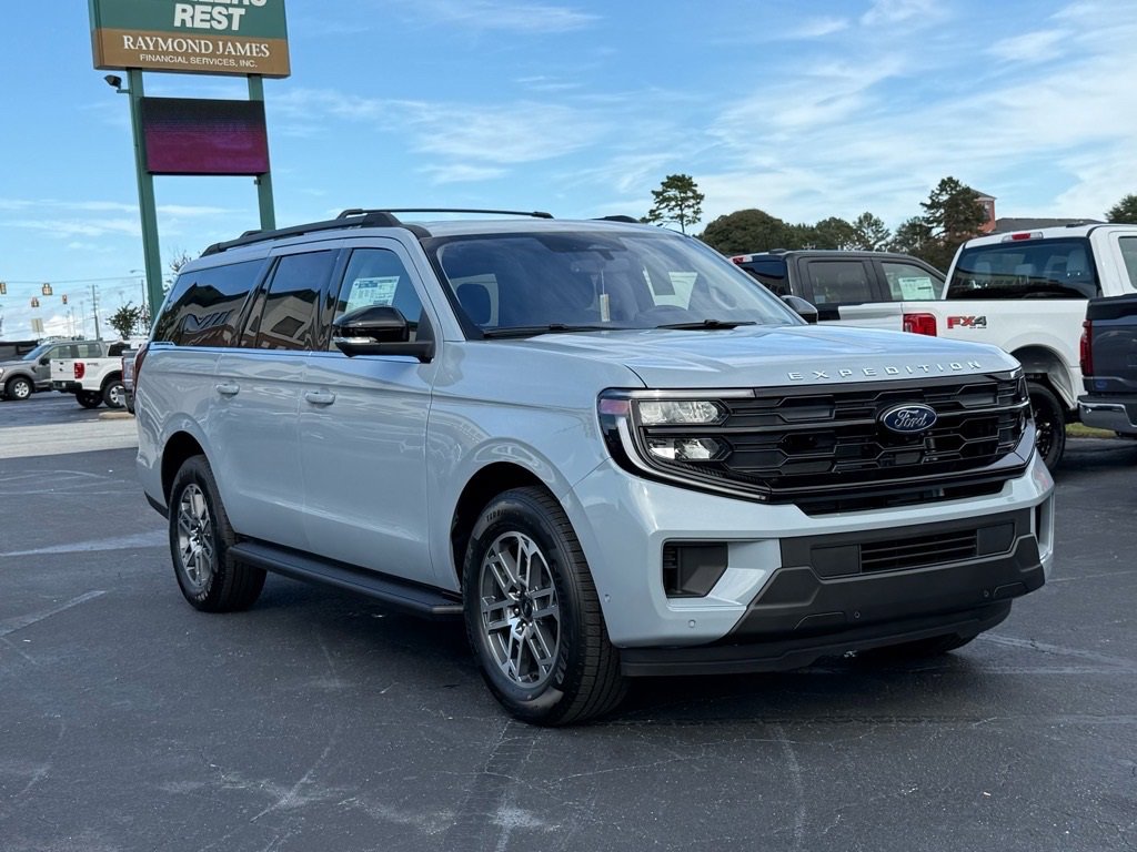 New 2025 Ford Expedition Max Active image 2