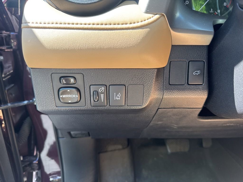 Used 2017 Toyota RAV4 XLE FWD image 7