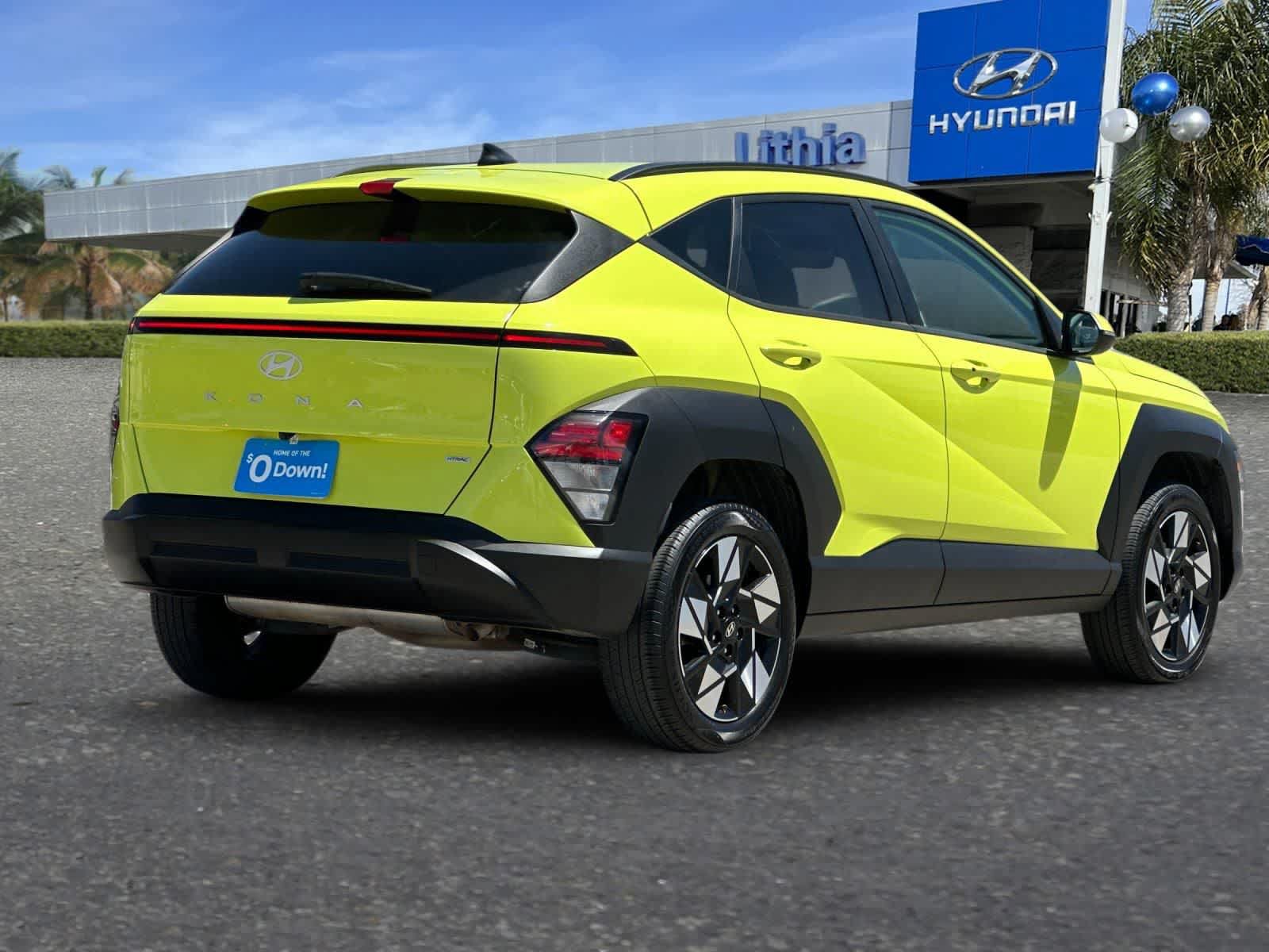 Used 2024 Hyundai Kona SEL AWD/4WD image 3