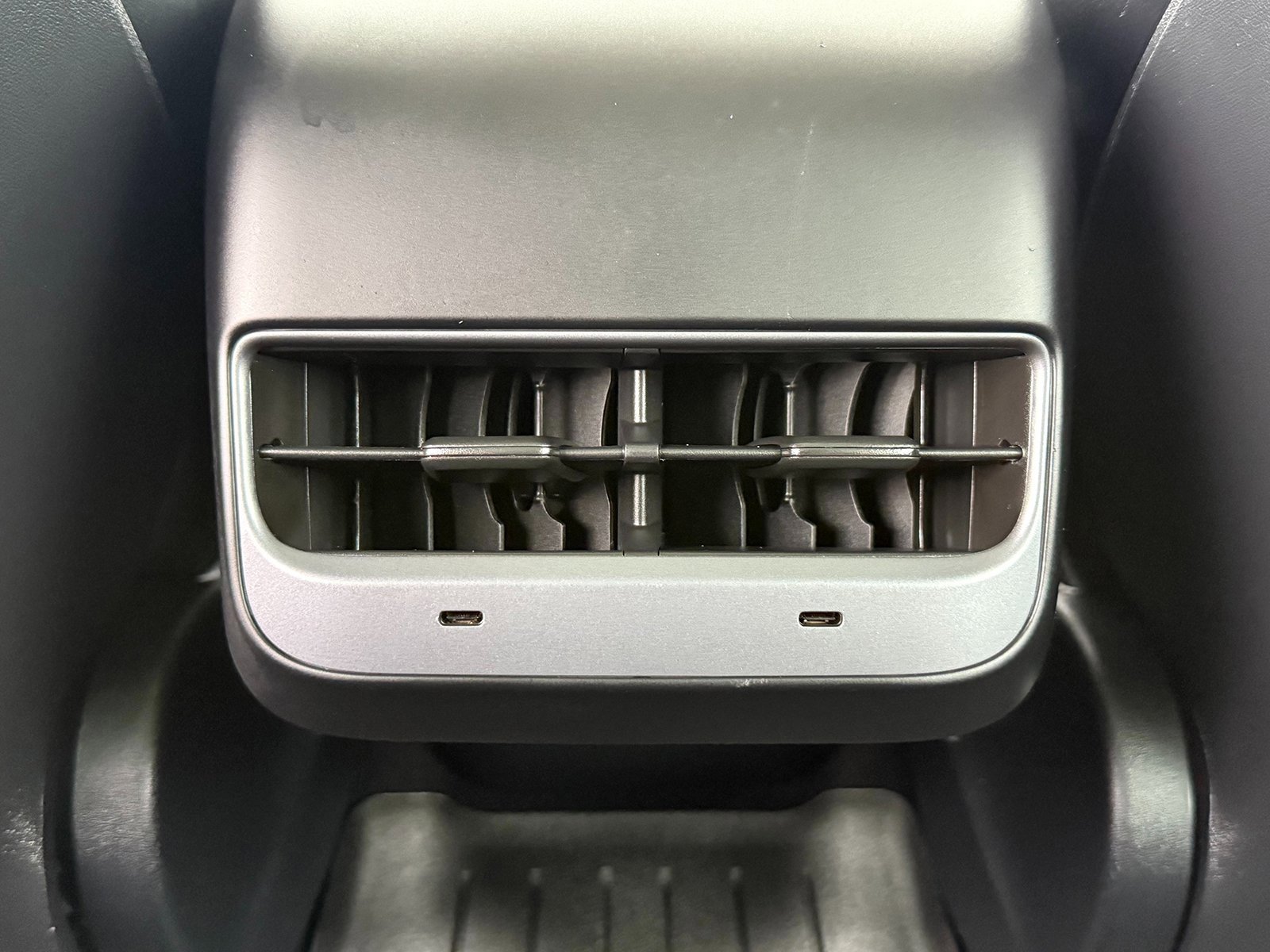 Used 2023 Tesla Model 3 Standard Range image 19