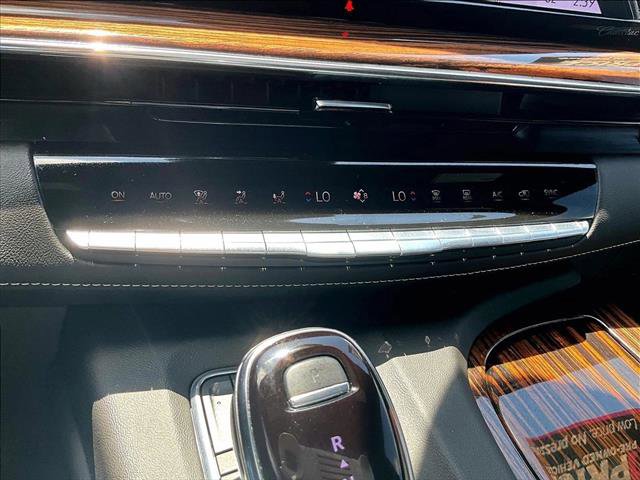 Used 2023 Cadillac Escalade Premium Luxury RWD image 24
