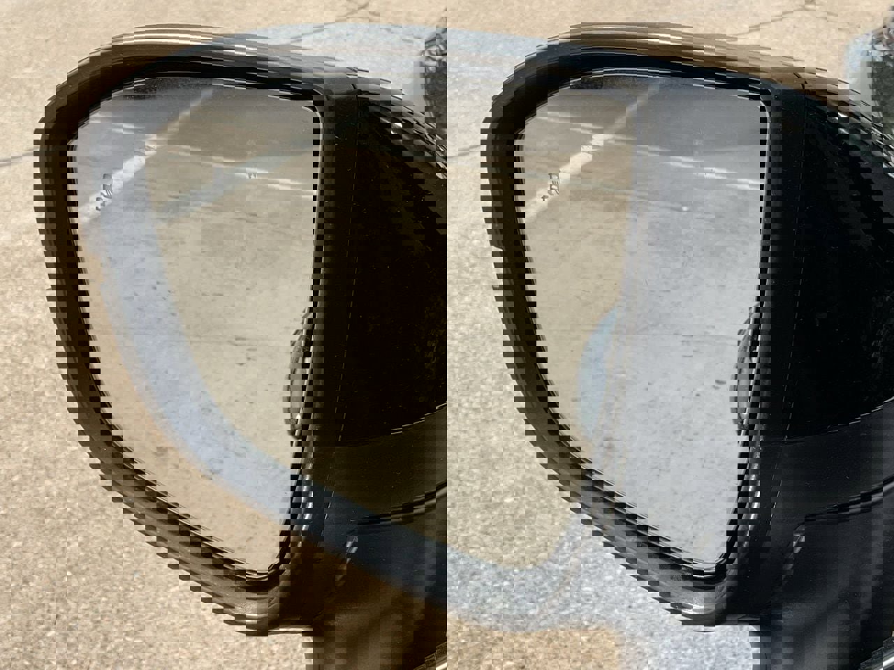 Used 2025 Nissan Pathfinder SV image 11