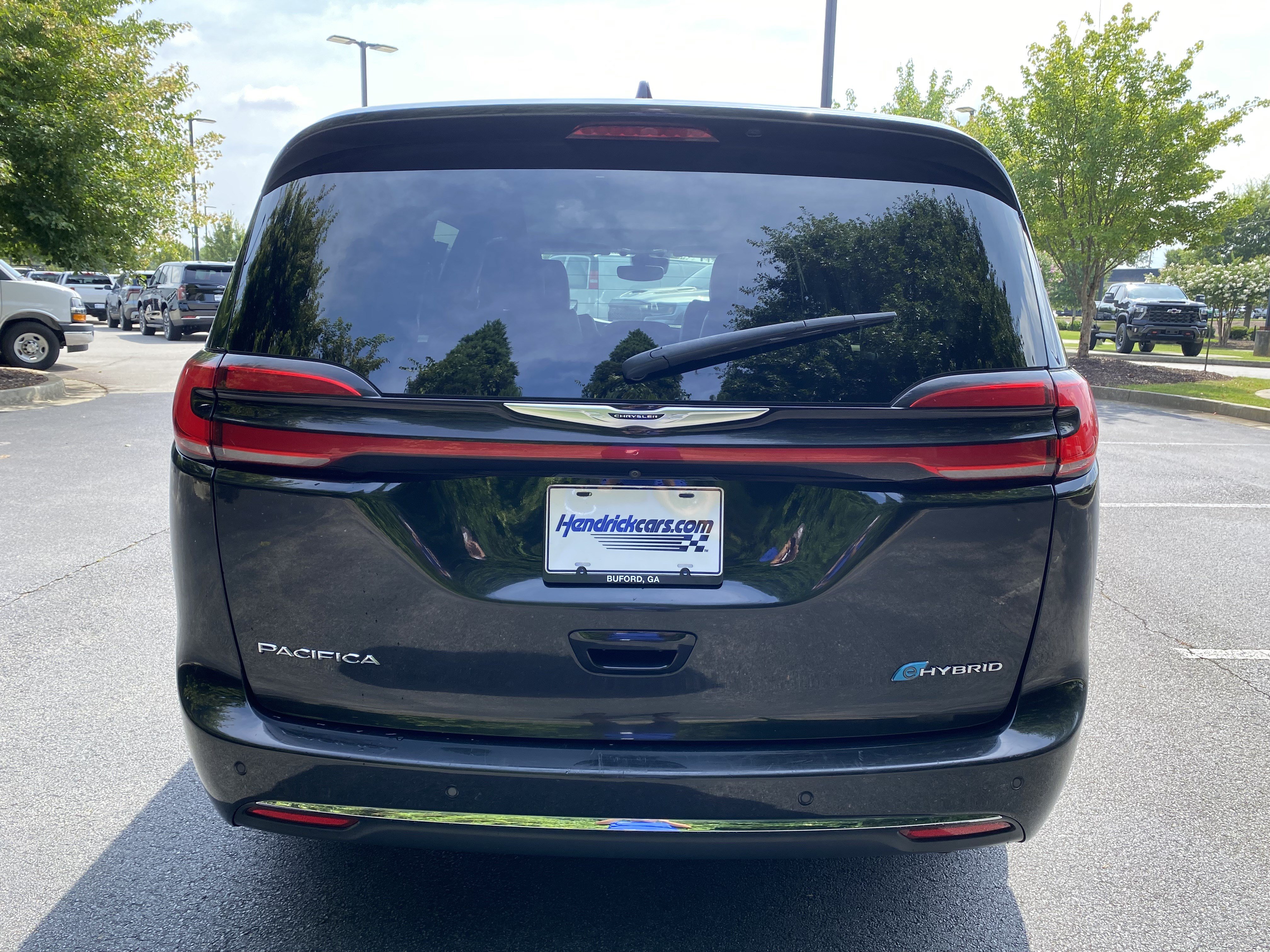 Used 2023 Chrysler Pacifica Limited FWD image 8