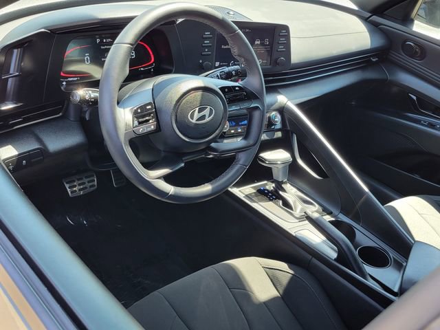 Used 2025 Hyundai Elantra Sport image 5