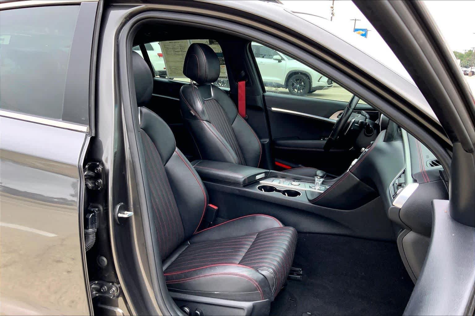 Used 2023 Genesis G70 2.0T w/ Sport Prestige Package RWD image 9
