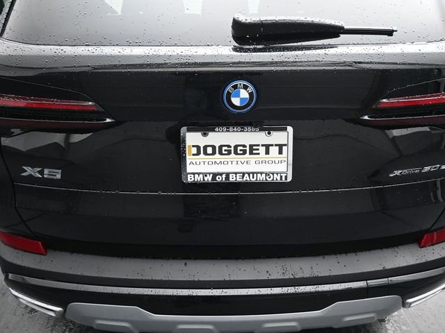 New 2026 BMW X5 xDrive50e w/ Climate Comfort Package image 16