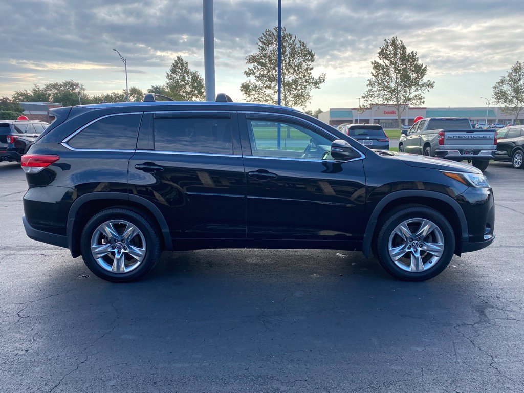Used 2018 Toyota Highlander Limited w/ Protection Package #3 AWD/4WD image 2