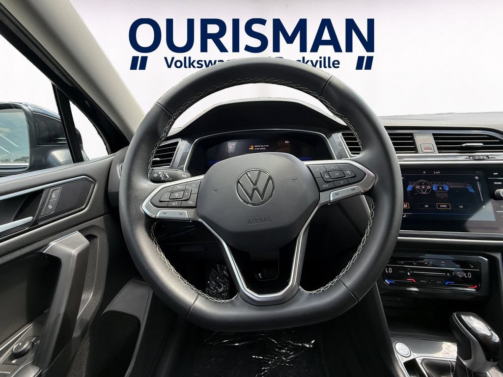 Used 2023 Volkswagen Tiguan SE FWD image 14