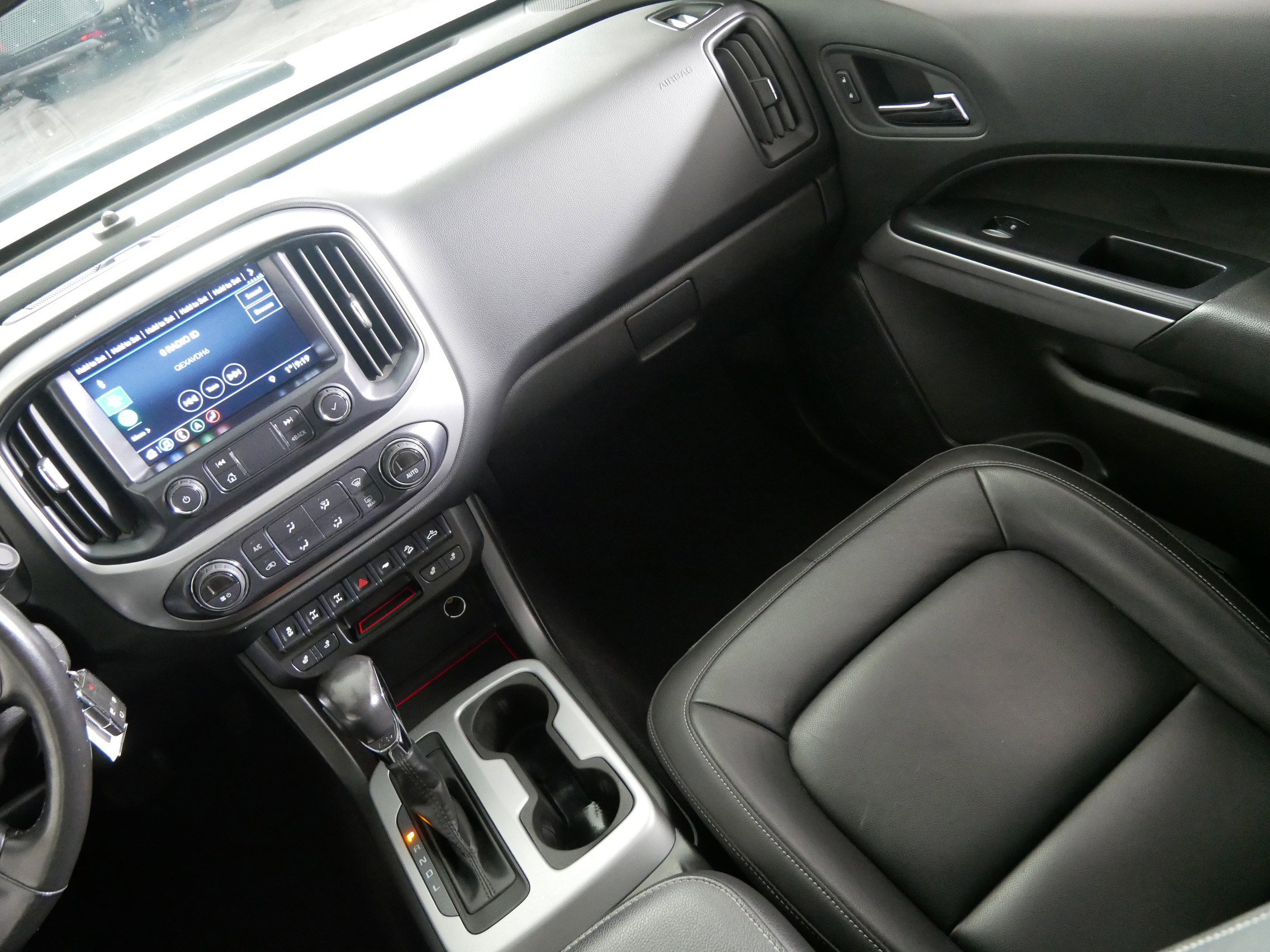 Used 2022 Chevrolet Colorado ZR2 image 11