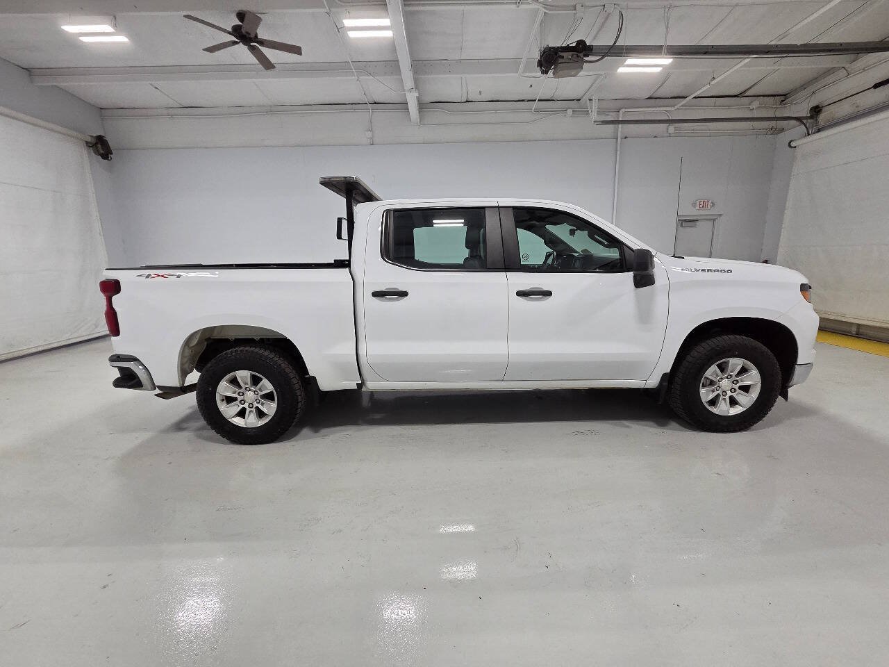 Used 2023 Chevrolet Silverado 1500 W/T w/ Trailering Package AWD/4WD image 11