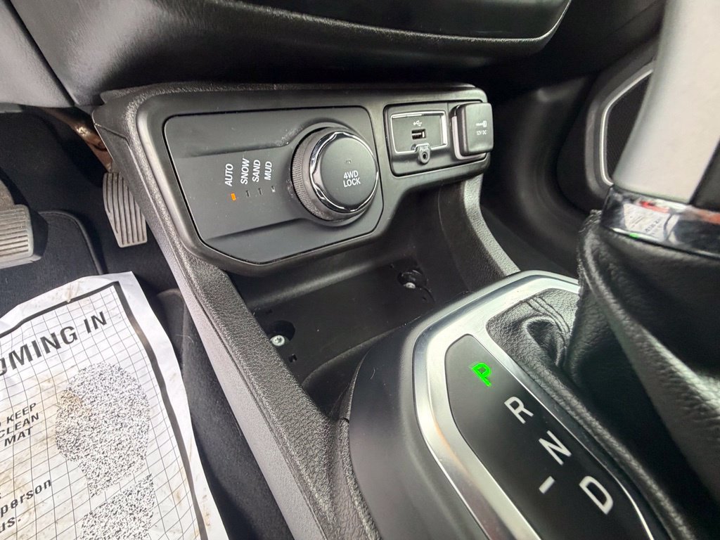 Used 2021 Jeep Renegade Latitude AWD/4WD image 31