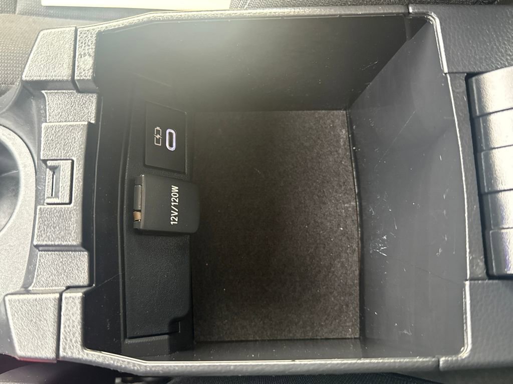 Used 2025 Toyota Corolla LE image 28