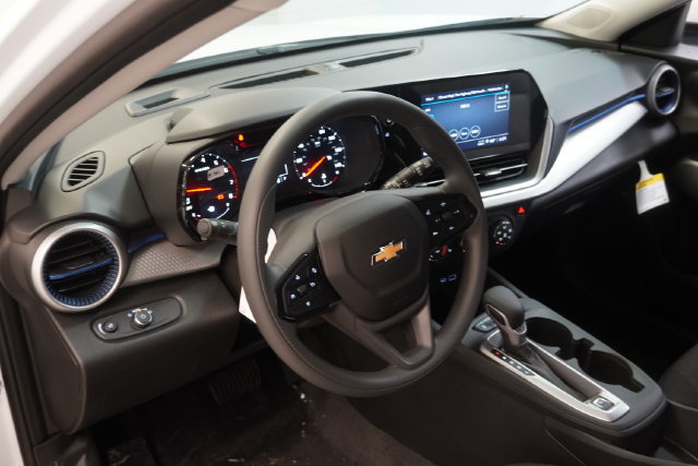 New 2026 Chevrolet Trax LS w/ LS Convenience Package FWD image 7