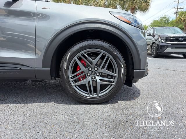 Certified 2025 Ford Explorer ST-Line w/ Premium Package AWD/4WD image 34