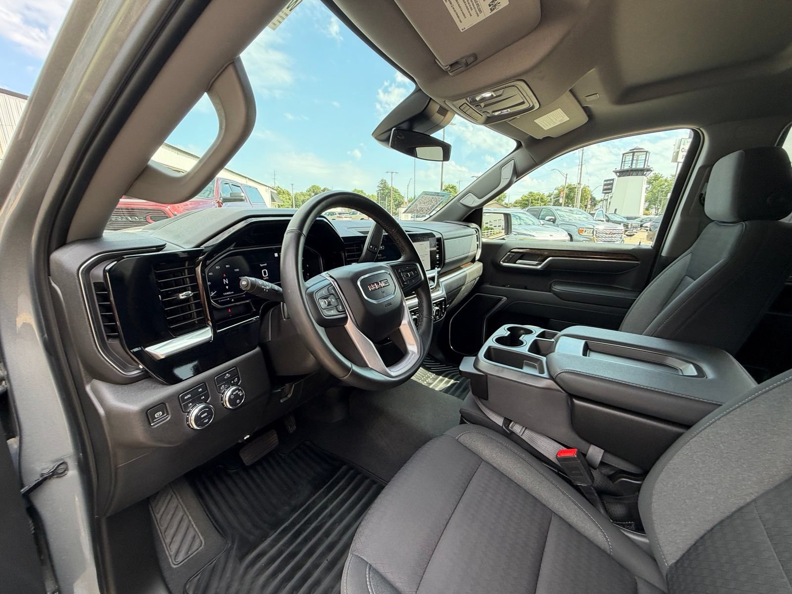 Used 2023 GMC Sierra 1500 SLE w/ X31 Off-Road Package AWD/4WD image 10