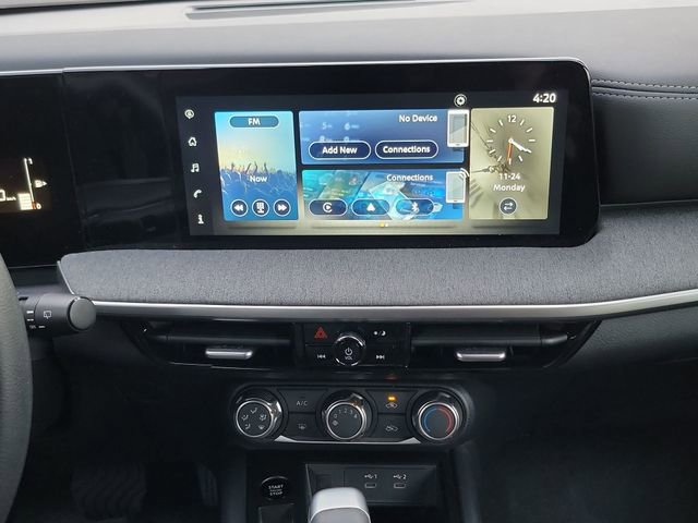 Used 2025 Nissan Kicks SV image 12