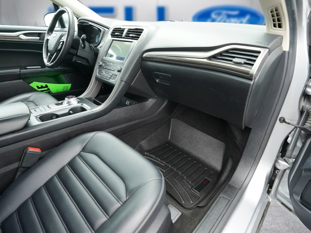 Used 2020 Ford Fusion SEL FWD image 24