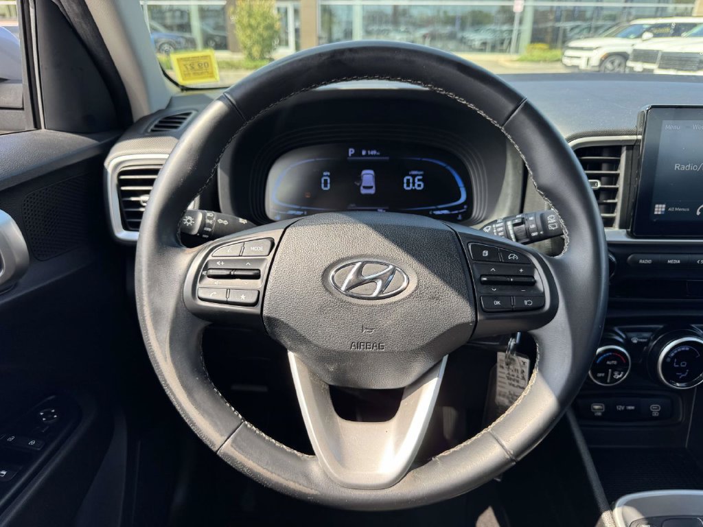 Used 2023 Hyundai Venue SEL FWD image 14