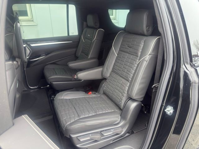 New 2026 Cadillac Escalade ESV Platinum Sport w/ LPO, ONYX Package image 27