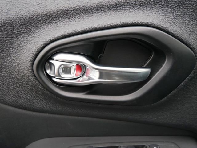 Used 2022 Jeep Cherokee Latitude Lux image 14