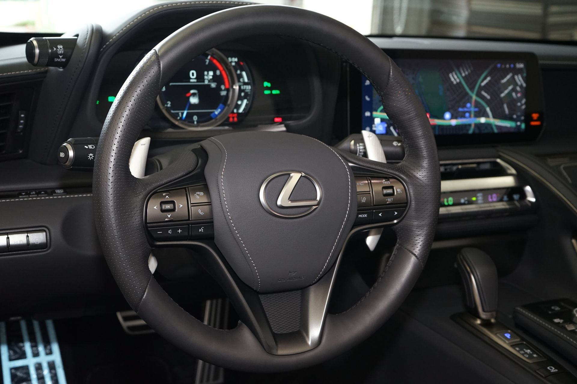 Used 2024 Lexus LC 500 Convertible w/ Touring Package RWD image 12