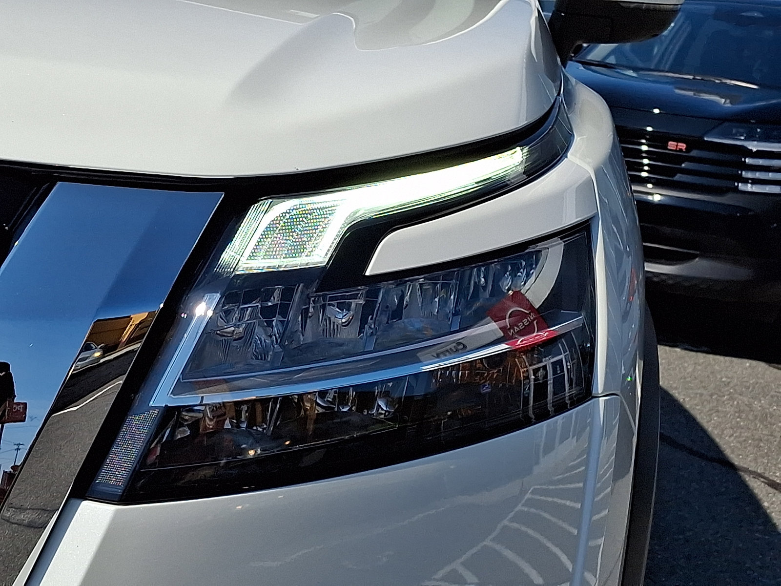Certified 2024 Nissan Pathfinder Platinum AWD/4WD image 10