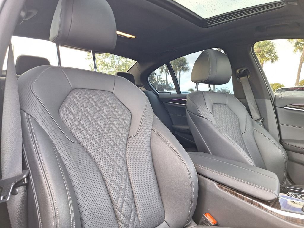 Used 2023 BMW 530i w/ Premium Package image 30