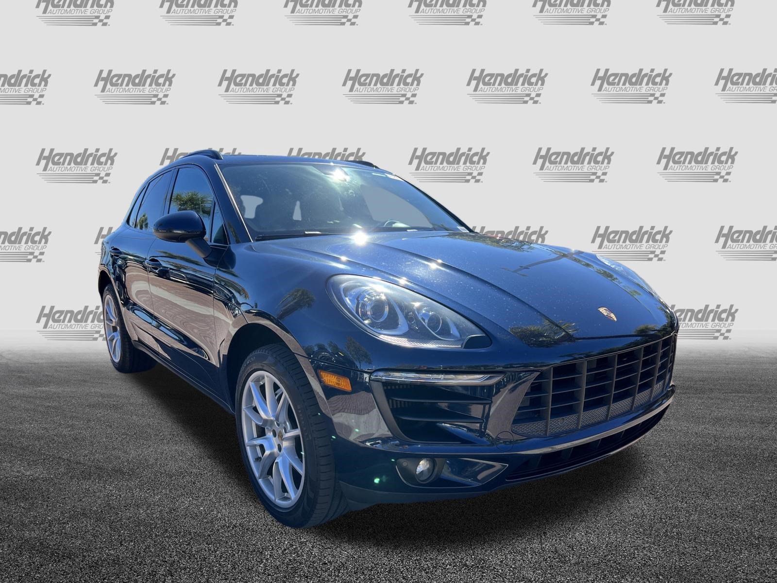Used 2017 Porsche Macan S AWD/4WD image 2