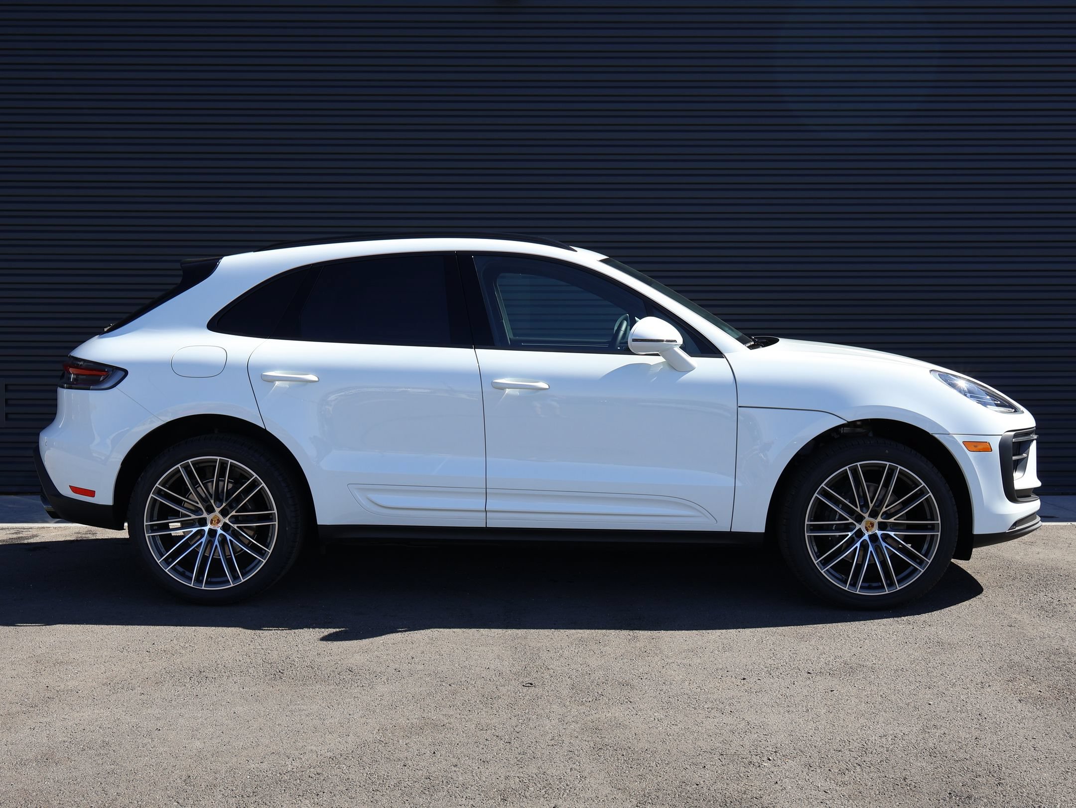 New 2026 Porsche Macan AWD/4WD image 10