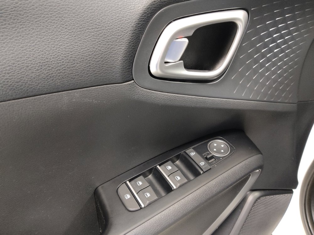 Used 2020 Kia Soul S image 27