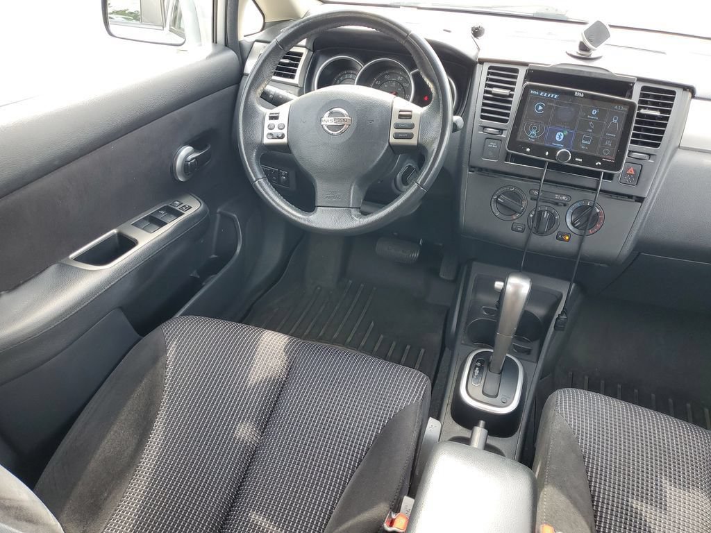 Used 2010 Nissan Versa Hatchback w/ Premium Pkg FWD image 12