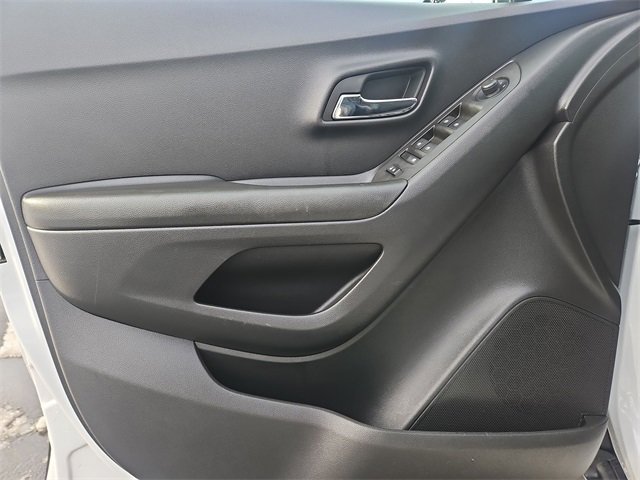 Certified 2022 Chevrolet Trax LT w/ Driver Confidence Package image 21