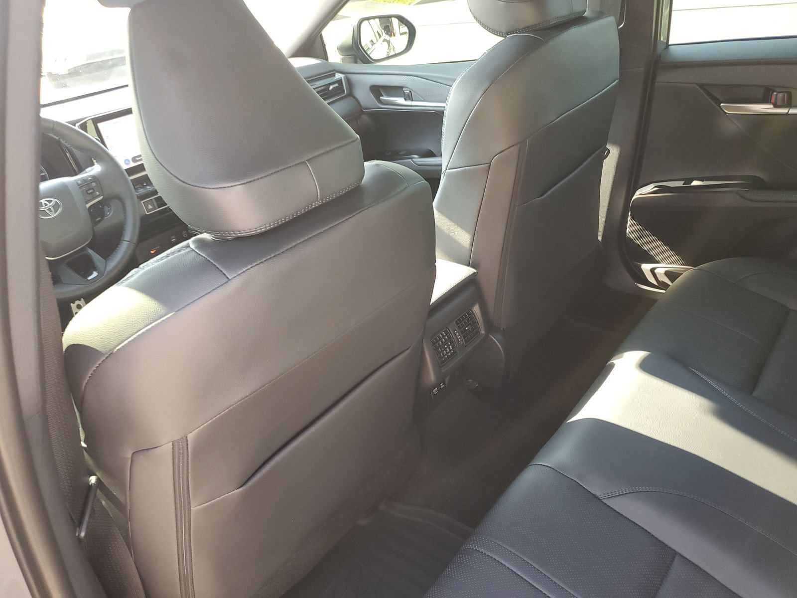 Used 2025 Toyota Camry XSE FWD image 14