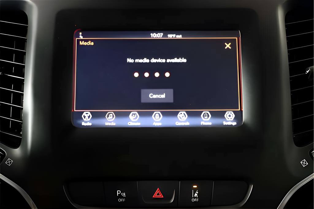 Used 2021 Jeep Cherokee Latitude Plus FWD image 24