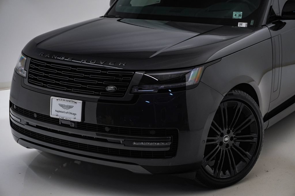 Used 2025 Land Rover Range Rover SE AWD/4WD image 4