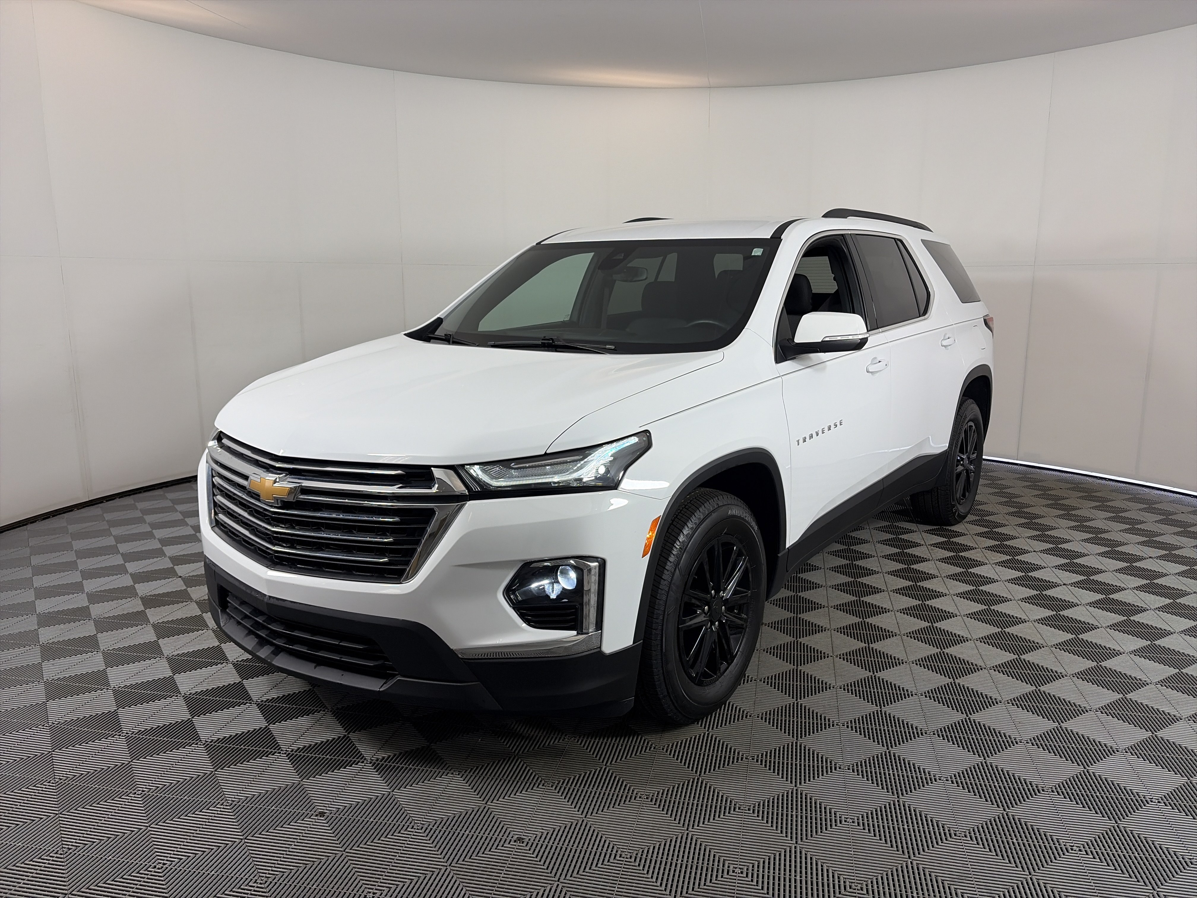 Certified 2023 Chevrolet Traverse LT AWD/4WD image 3