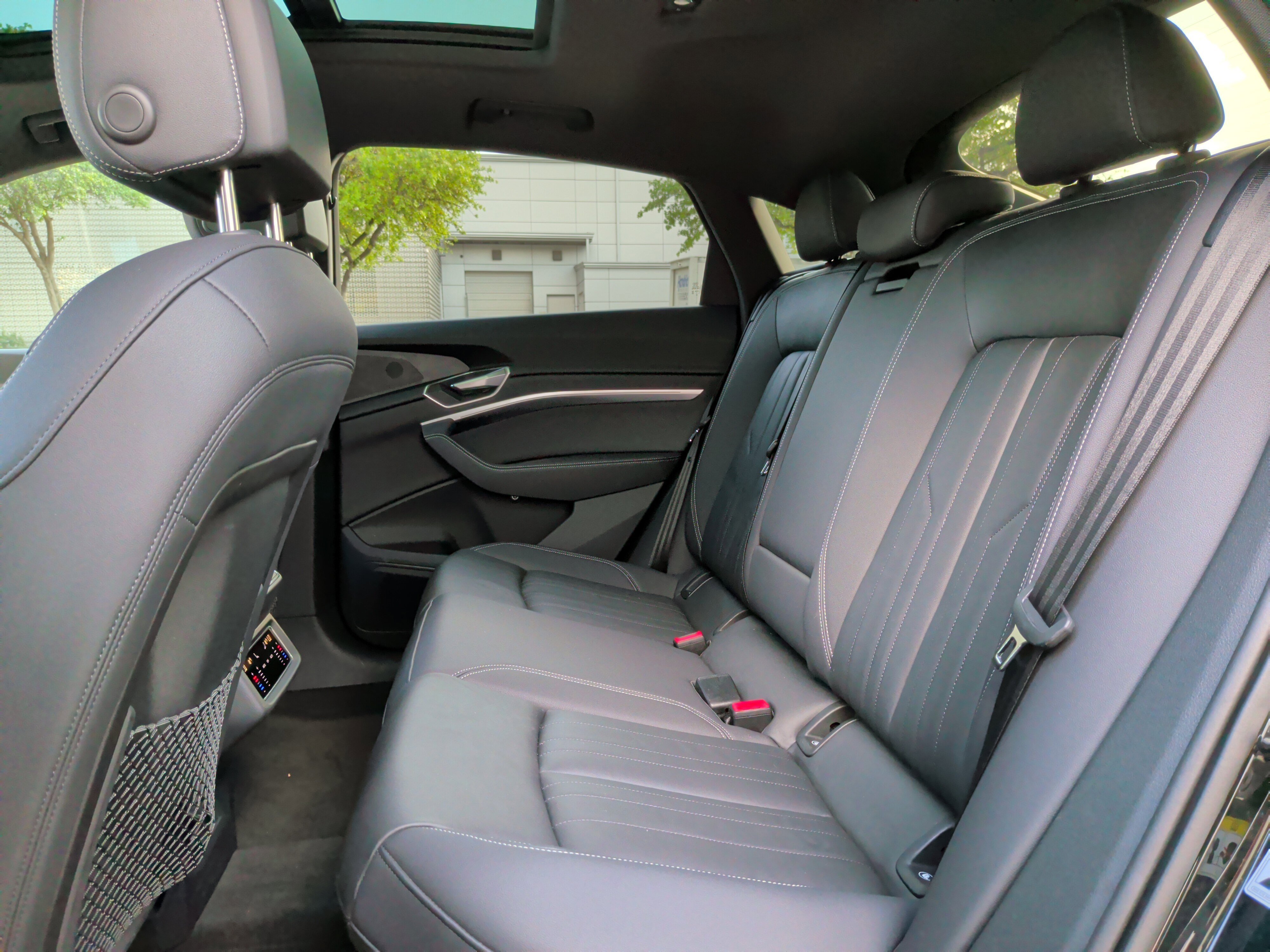 Certified 2023 Audi e-tron Premium w/ Convenience Plus Package AWD/4WD image 32