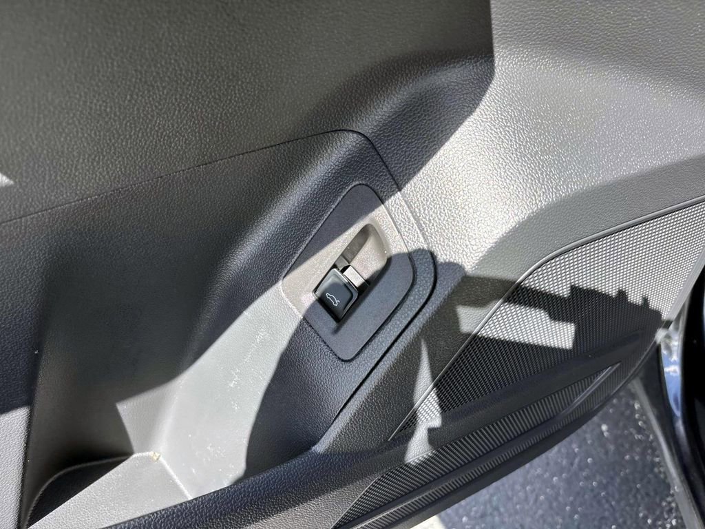 Used 2022 Volkswagen Atlas SE w/ Panoramic Sunroof Package image 14