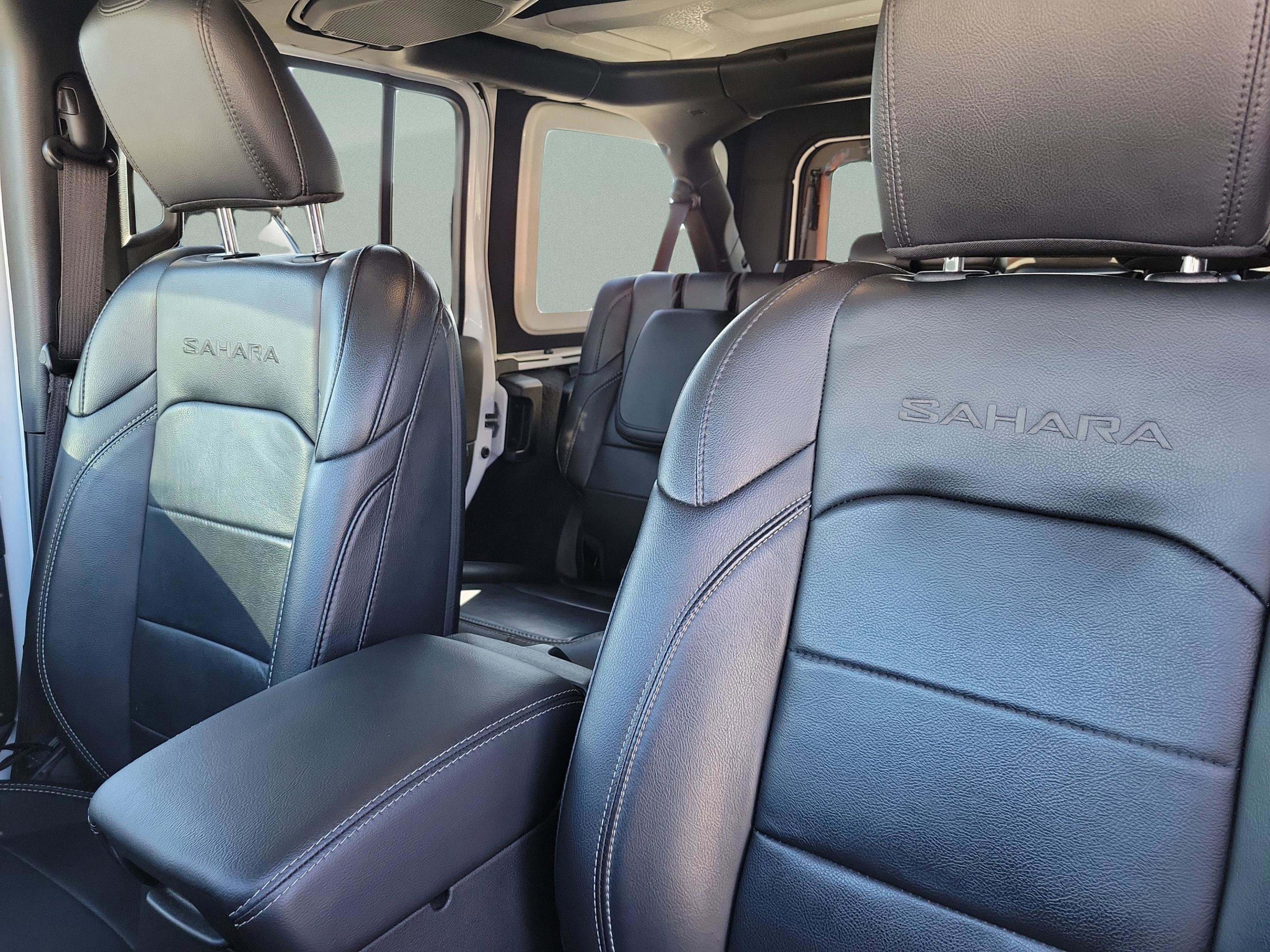 Used 2023 Jeep Wrangler Unlimited Sahara w/ Cold Weather Group image 16